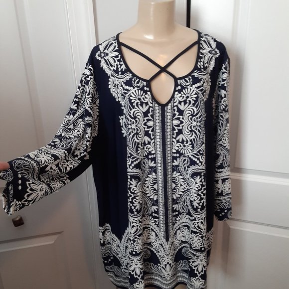 Avenue Navy and White Tunic Top 26/28 - Picture 4 of 13